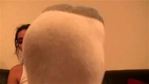 臭袜子贴在你脸上
