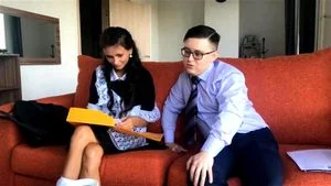 害羞娇小棕发女仆从背后接受肉棒 - 在maidpornvideos.com观看第2部分