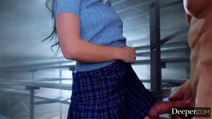 Deeper. 渴望肛交的坏女孩 Asteria Jade 吞食 Parker 的坚硬阴茎