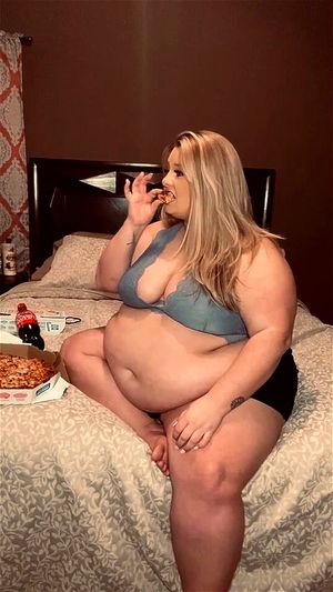 丰满美女首段视频