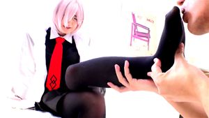 Asada_Kamanashi身着动漫角色扮演服饰，展现出迷人的角色扮演魅力。这位表演者以精心设计的服装和引人入胜的演绎，为观众带来一场视觉盛宴。视频中，她以专业的姿态和投入的表演，诠释了角色扮演的独特风情。通过细腻的镜头捕捉，展现了成人娱乐中的创意与激情，适合喜爱角色扮演和动漫主题的观众欣赏。