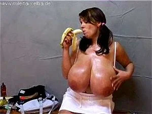巨乳独自更衣室(单人)
