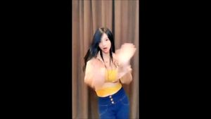 阿硕丸子音乐视频