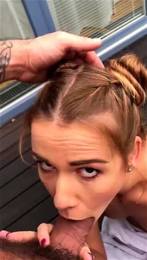 Alexis Crystal 第一人称视角户外口交