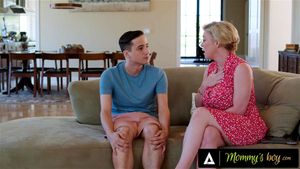 妈妈的小男孩 - 体贴的PAWG熟女Dee Williams满足荷尔蒙旺盛的继子 - 第1部分和第2部分