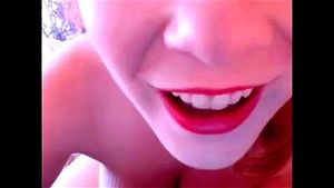 女主人命令你吮吸她的假阳具