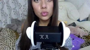 ASMR 蜜糖女孩 耳语舔舐