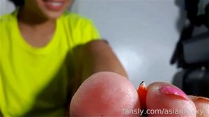 亚洲巨足女神的巨大美足