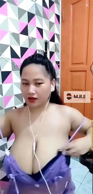 她叫什么名字？ 1