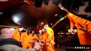 Evil Angel - 重金属乐队群交与双插丰满哥特粉丝
