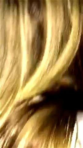 派对上白人女性被粗壮黑人男性猛烈抽插