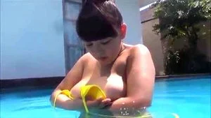 日本写真偶像Saki Yanase。