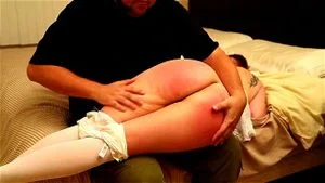 坏女孩需要受到惩罚
