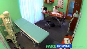 FakeHospital 性感红发为了一张病假条可以下班不惜一切代价