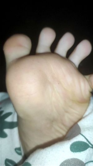 辣妹脚长脚趾张开