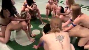 女同性恋摔跤团队激情缠绵
