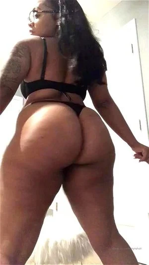 丰臀扭动