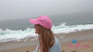 与Riley Rose在海滩上度过愉快约会的幕后花絮（公路口交）