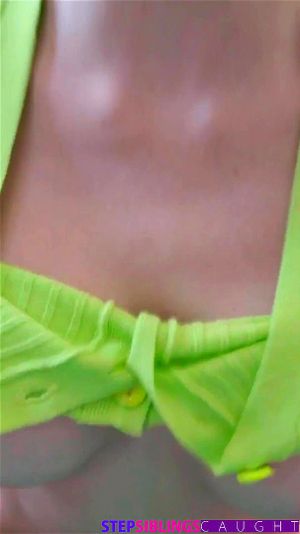 圣帕特里克节，巨乳男女生 Jewelz Blu 被 Stepbro 灌满了她的蜜罐 S12:E7