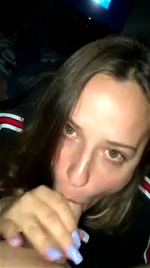 热情美女初次约会之口交体验