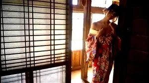 可爱的日本女郎展现成熟魅力与性感风采。
