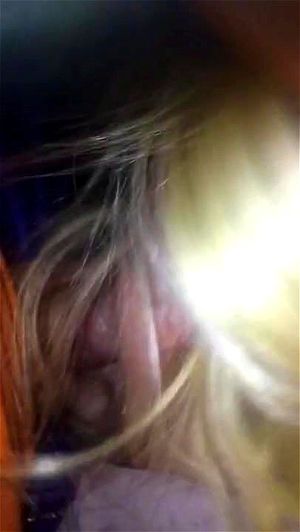 我朋友那位成熟的女士为我口交，<<<1>>>