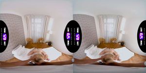 TmwVRnet - 丽贝卡·布莱克 - 化妆刷还是真正的鸡巴？
