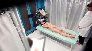 【MM号】『要不要做妇科检查？』搭讪备孕中的太太，进行性骚扰触诊她的巨乳→以阴道检查为名进行生插入