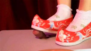 成人内容：足部调教与征服