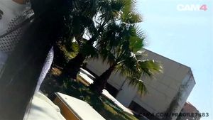 意大利美女在公共停车场喷水 | CAM4