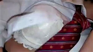 享受这段令人兴奋的成人视频，体验充满诱惑与激情的场景。