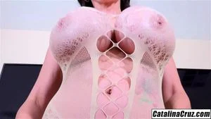 卡塔莉娜·克鲁兹 - 第一人称视角用巨乳拥抱你的肉棒