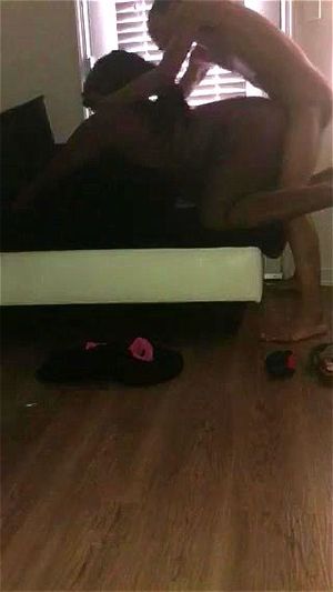 黑人巨根摧毁丰满女郎