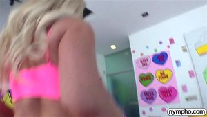 花痴 Slimthick Vic 的放荡方式