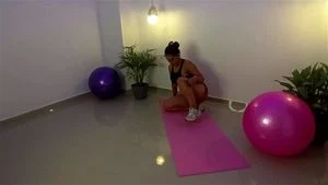 灵魂多样，内心轻浮。
