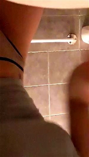 Milagros Rosarina 展示她的身体