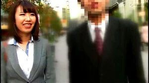 一位已婚女性的同事情缘，因金钱纠葛而尴尬丛生，充满激情的Gachi式性爱关系