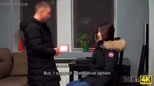 Debt4K. 收藏家拜访性感美女Monica Wet剃光的光滑私处，以换取巨额贷款