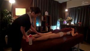日本美女女同性恋按摩