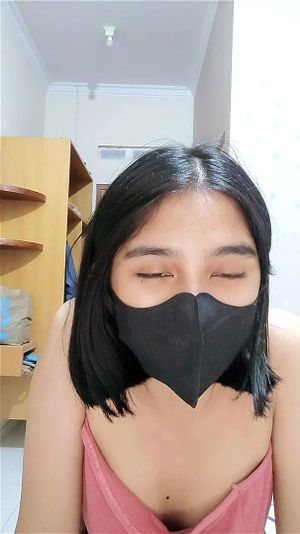 年轻女大学生