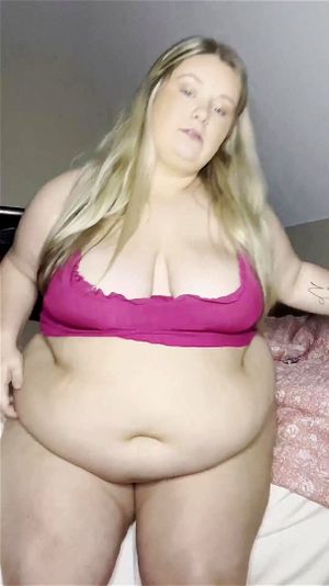 丰满腹部