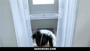 DadCrush - 可愛亞洲雙馬尾女孩吞下熱情精華