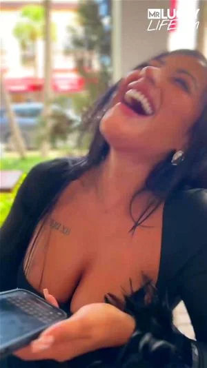 来自哥伦比亚的拉丁美女玛丽安娜·马蒂克斯的味道