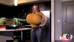 巨乳膨胀
