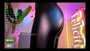 性感直播女孩皮裤诱惑