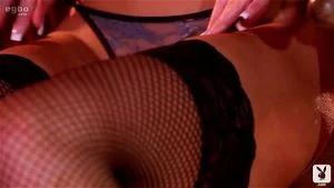 Nicolette Shea，一位备受瞩目的成人娱乐明星，以其迷人的外表和专业的表演风格在业界广受欢迎。她的作品涵盖多种成人内容类别，适合寻求高品质视觉体验的观众。