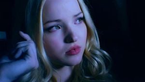 Sabrina Carpenter - 在黑暗中发光的PMV，由IEDIT制作，主演Lika Star和Sybil