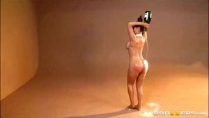 Nikki Benz Kim Kardashian PMV（色情音乐视频）呈现一场性感与魅力的视觉盛宴。这部作品将Nikki Benz的迷人风采与Kim Kardashian的标志性风格相结合，带来一场充满挑逗和激情的体验。视频以动感音乐为背景，展现成人的诱惑与娱乐，适合寻求刺激和视觉享受的观众。享受这部精心制作的成人内容，沉浸在感官的狂欢中。
