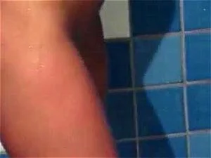 霍莉 身体 在 淋浴