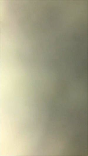 妻子与朋友在床上缠绵